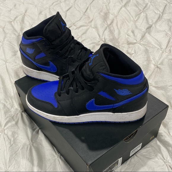 AIR JORDAN RETRO 1 - Picture 1 of 4